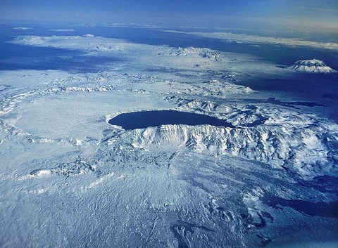 Star-Oddi Temperature Recorders Reveal Causes of Caldera Lake Winter Overturn